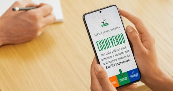 2. ESCREVENDO: um guia prático para entender e transformar a si mesmo através da escrita